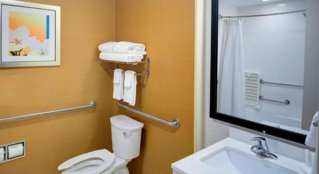 Номер Standard Fairfield Inn & Suites by Marriott Hollister