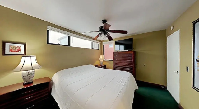 Beautifully Remodeled Condo Close Hot Tubs, Sauna, Skiing, Car Charging! by RedAwning