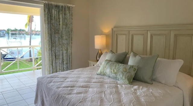Bay View #7 - 3 bedroom, 3.5-bath waterfront townhouse in a gated community in Rodney Bay 3 Townhouse by RedAwning, Réserver Maison de vacances Cottages à Monchy, Cottage