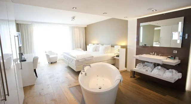 Полулюкс Van der Valk Hotel Assen