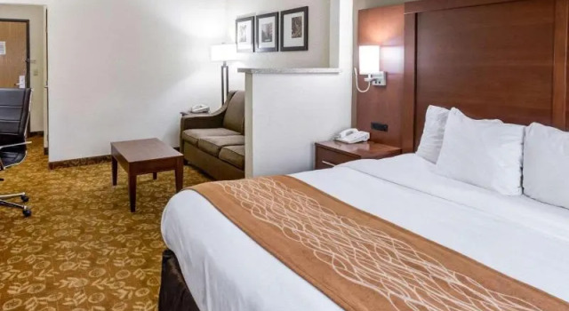 Номер Standard Comfort Suites Kansas City-Liberty
