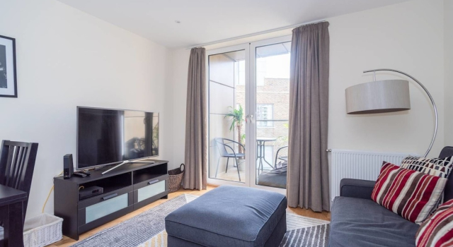 A Beautiful Modern 2 Bedroom Apartment