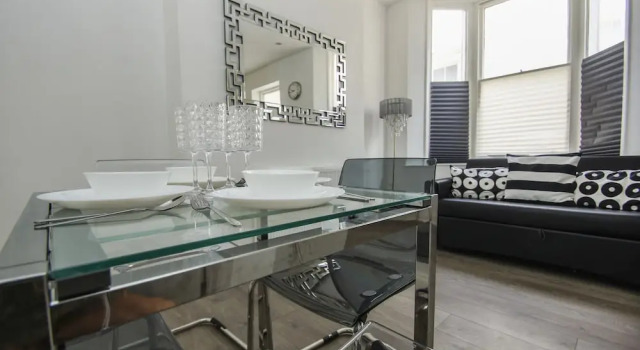 Sea Breeze Apartment Central by Brighton Holiday Lets, Забронировать Апартаменты/квартира Брайтон-энд-Хов Восточный Сассекс, рядом с Brighton Buddhist Centre