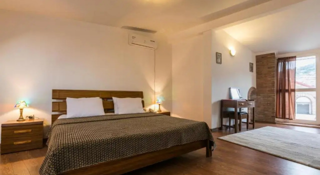 Boutique Hotel, Забронировать Бутик-отель Бутик-отели Тбилиси, рядом с Площадь Свободы, Бутик-отель