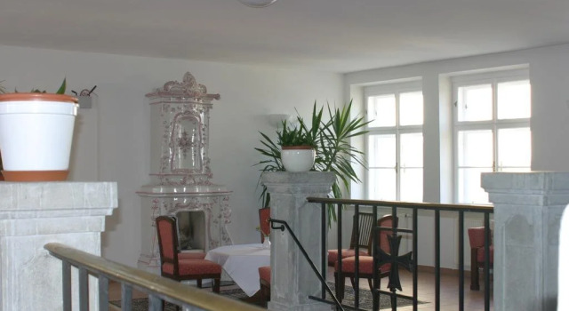 Schloss Gumpoldskirchen, Book Hotel Hotels in Vienna surrounding with Parking, Parking