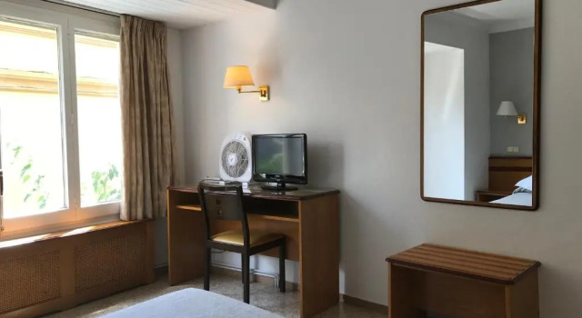 Двухместный номер Standard Hostal Can Pou