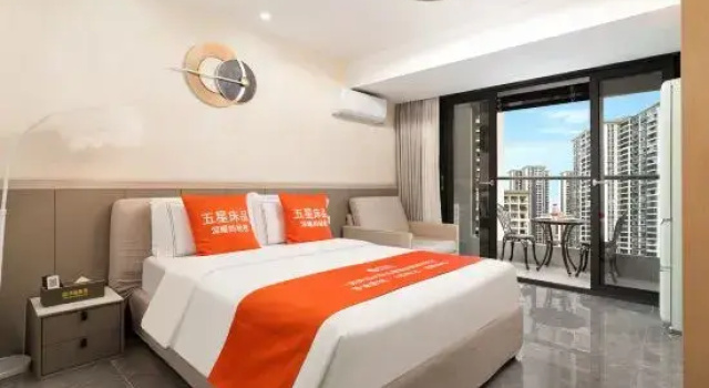 Люкс c 1 комнатой с балконом Lai Ka Mei Su Min Su Hotel (Sanya Joy City Sea Travel Duty Free City Branch)