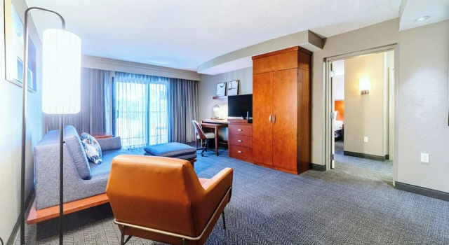 Одноместный люкс c 1 комнатой Courtyard by Marriott Biloxi North/D'Iberville