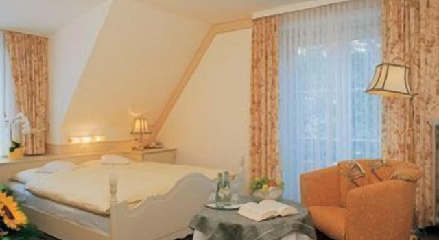 Boutiquehotel Das Haus am Walde, Забронировать Отель Отели Бад-Бевензен с завтраком, рядом с Тропа по вершинам деревьев, Завтраки