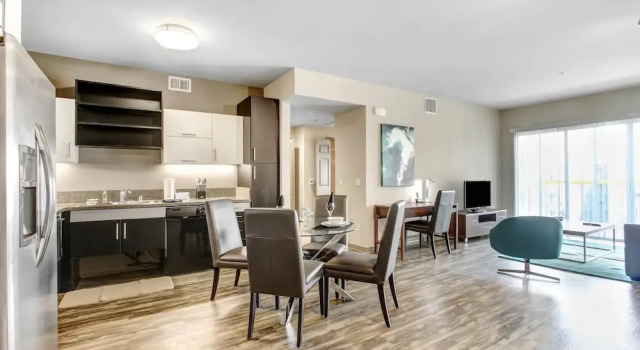 Апартаменты Luxury с 2 комнатами Global Luxury Suites at Marina Del Rey