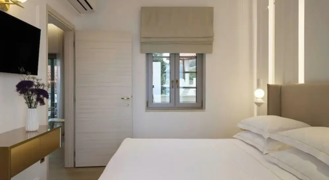 Люкс c 1 комнатой с балконом и с видом на море Golden Luxury Suites
