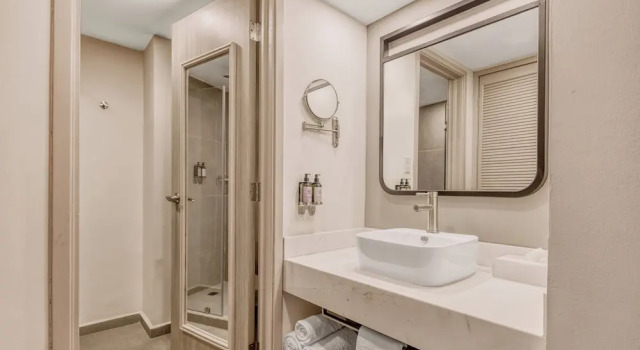 Четырёхместный номер Executive Fiesta Inn Oaxaca