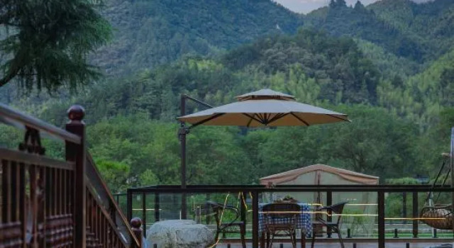 Кровать в общем номере Yushu Yihuanshan Secret Land Suxi Tang Hot Spring Resort Hotel (Anji Shenxi Canyon Drifting Branch)
