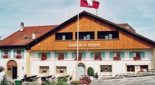 Logis de la Licorne, Забронировать Отель La Ferrière Невшатель