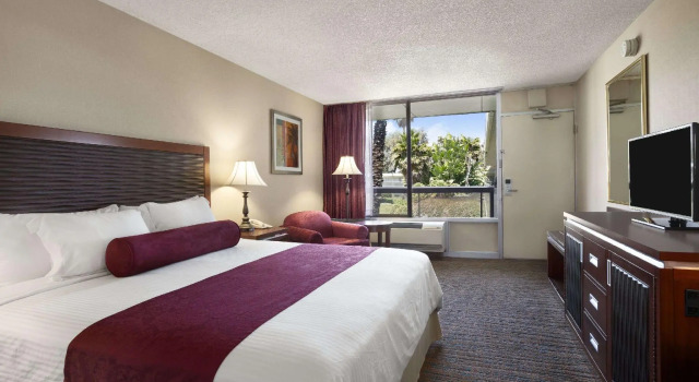 Двухместный номер Ramada by Wyndham Sunnyvale/Silicon Valley