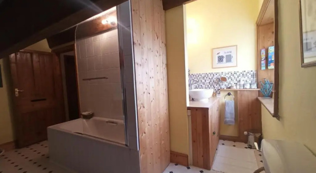 Апартаменты Burnlee House Apartment