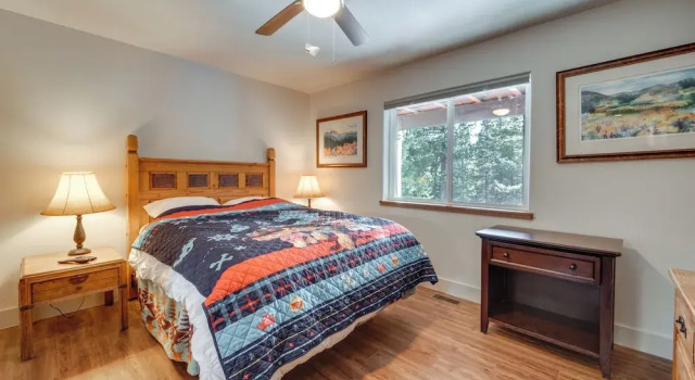 Near Downhill Ski Resort! Hot Tub Haven in Truckee, Забронировать Дом для отпуска Траки Скво-Вэлли