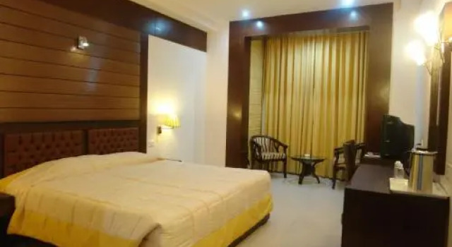 Hotel Royal Residency, Забронировать Отель Сахаранпур штат Уттар-Прадеш