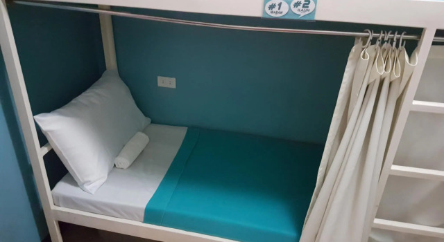 Кровать в общем номере (мужской номер) Crossroads Hostel Manila