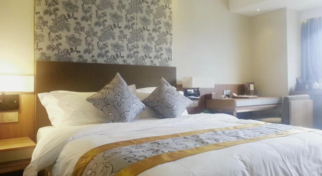 Lixin International Hotel, Book Hotel Hoteller i Qingyuan med pool, Swimmingpool