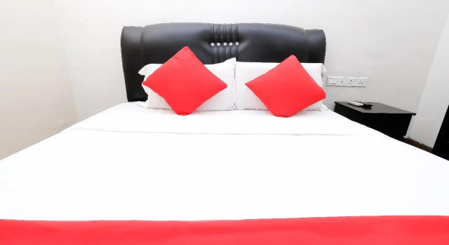 OYO 714 Arina Hotel