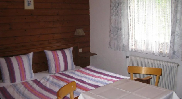Ferienwohnung Wohlfarter, Prenota Hotel Hotel a Tirolo con parcheggio, Parcheggio