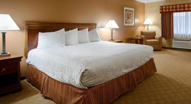 Номер Standard Days Inn by Wyndham St. Charles IL