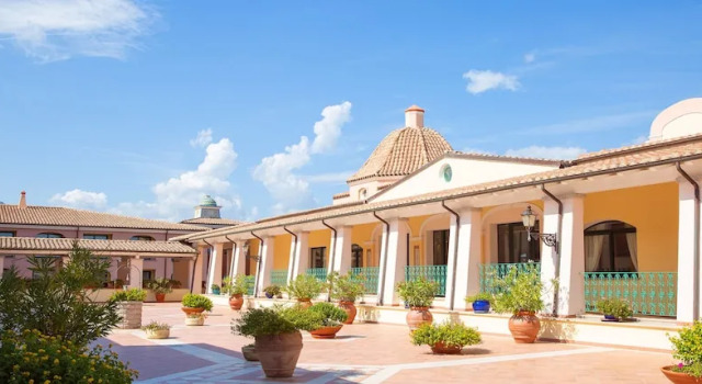 Marina Resort - Club Marina Beach/ Club Marina Gar, Забронировать Курортный отель Орозеи Залив Орозеи