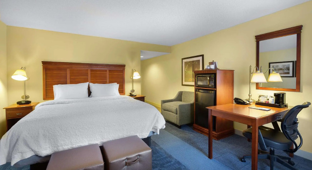 Двухместный номер Standard Hampton Inn Belmont at Montcross