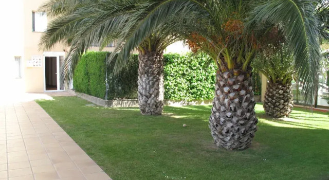 Апартаменты Apartment in Roses Near Sandy Beach
