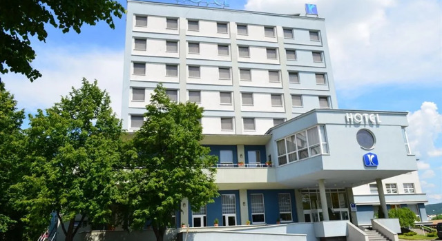 Hotel Karpatia, Boek Hotel Hotels in Northeastern Slovakia met parkeren, Parkeren