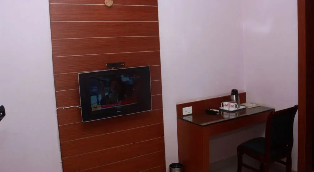 OYO 2410 Nerambally Hotel Mysore, Varaa Hotelli Hotellit Bangalore aamiaisella, Aamiainen
