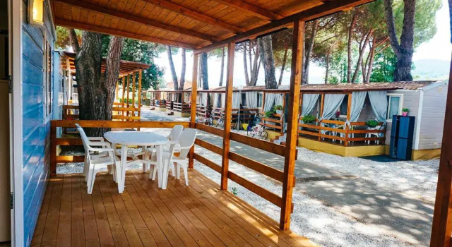 Шале с 2 комнатами Chalet Grand Charme voor 4 personen op Camping River Village - JoyCasa