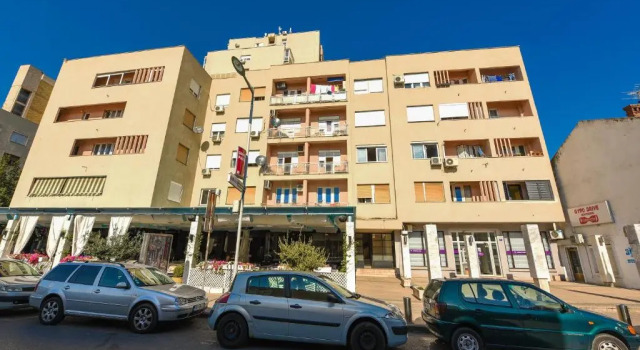 Apartman Centar 1, Book Apartment Hotels in Podgorica County with Parking, Parking
