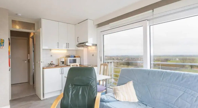 Studio Apartment in Seaside With Panoramic Views, Prenota Appartamento Hotel a Flanders con parcheggio, Parcheggio