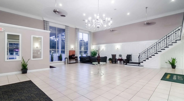 Suburban Studios Williamsburg Central, Забронировать Отель Уильямсберг Виргиния