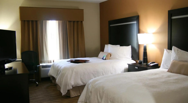 Четырёхместный люкс Hampton Inn & Suites Cleburne