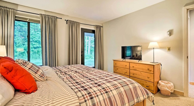 Family-friendly Stratton Gem Close to Slopes!, Buchen Sie Ferienwohnung  