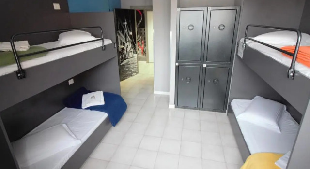 Кровать в общем номере (женский номер) NEW GENERATION HOSTEL Navigli Milano