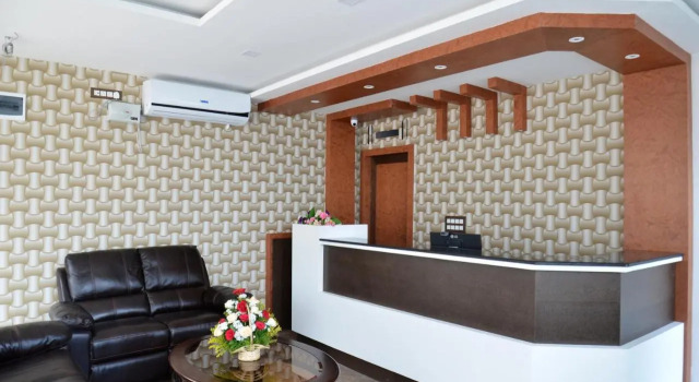 Suroor Tourist Home, Забронировать Отель Отели штата Карнатаки с парковкой, Парковка