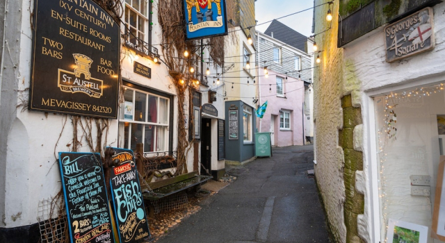 Cottage in Mevagissey Near Harbourfront, Varaa Lomakoti Mökit kohteessa Merseyside, Mökki