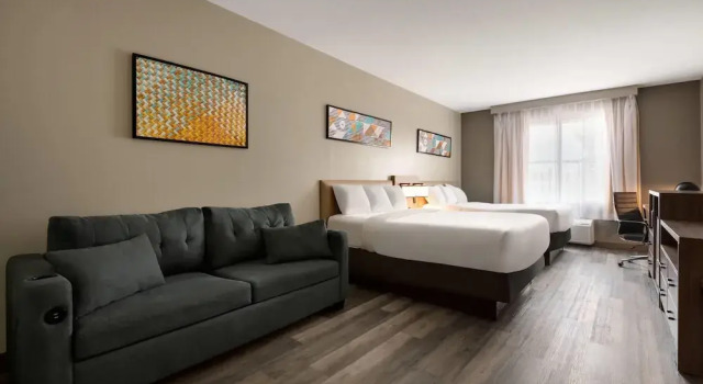 Четырёхместный номер Deluxe La Quinta Inn & Suites by Wyndham Montgomery