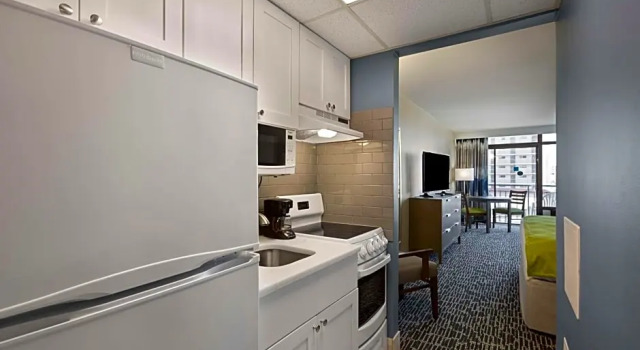Номер Standard с балконом и с частичным видом на океан Dayton House Resort - BW Signature Collection