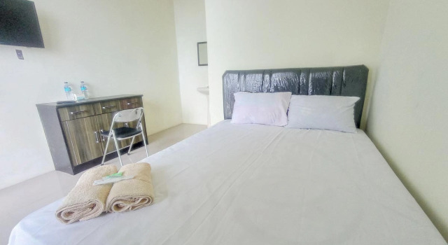 Grand Kencana Guesthouse Syariah near Wisata Bahari Lamongan, Buchen Sie Hotel Paciran Jawa Timur, in der Nähe von Lamongan Marine Tourism