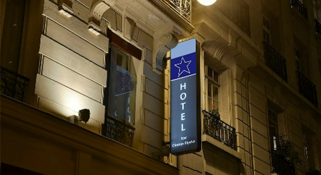 Star Champs Elysées