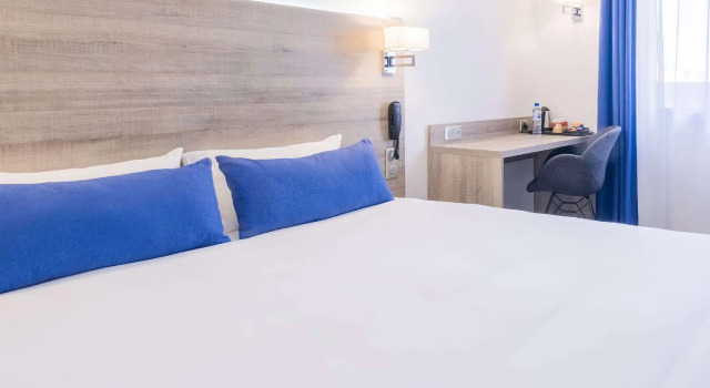 Двухместный номер Standard Hotel Le Circuit Le Mans