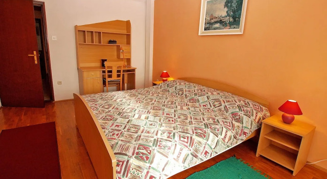 Apartment 70