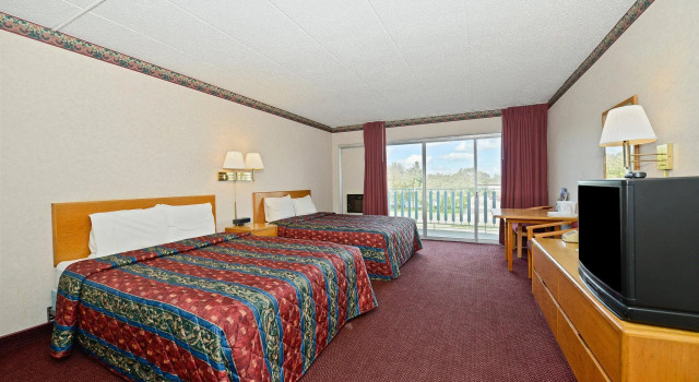 Howard Johnson by Wyndham Saint Joseph Benton Harbor, Buchen Sie Hotel St. Joseph Michigan
