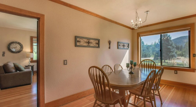 Mountain View Cottage, Забронировать Дом для отпуска Отели Leavenworth Ski с парковкой, Парковка