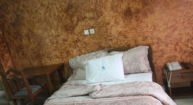 Hôtel La Renardière, Rezervovat Hotel Hotely v Douala s parkováním, Parkování